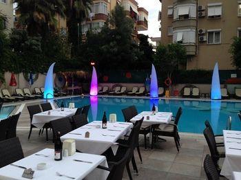 Hotel apartamentowy Okan Tower 3*